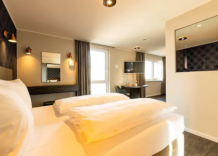 Maseven Muenchen Messe Dornach 4*