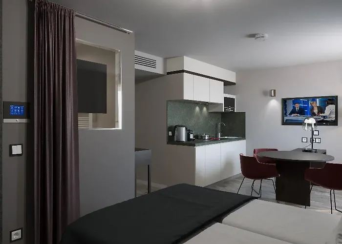 Maseven Muenchen Messe Dornach 4* آشايم